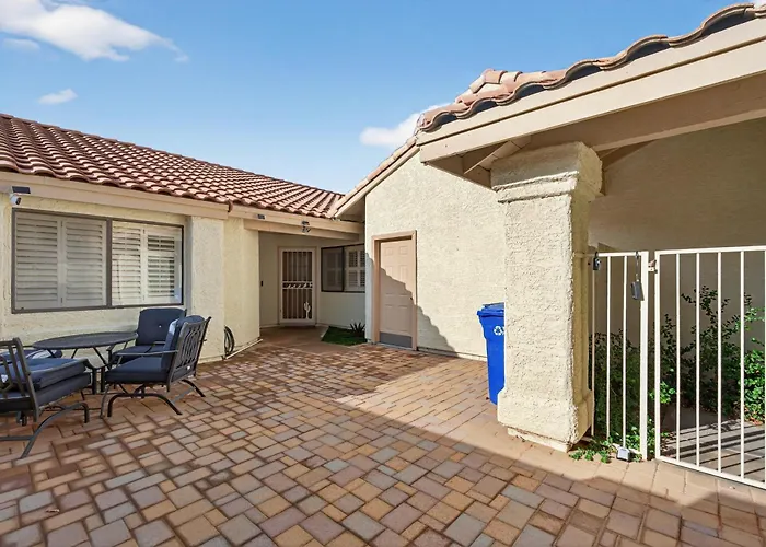 Chilled Oasis - Shaded Bbq Lounge Near Asu Tempe